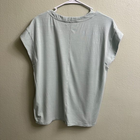White House Black Market Mint Green Shimmer V-Neck Short Sleeve Top Size Small - Picture 2 of 10